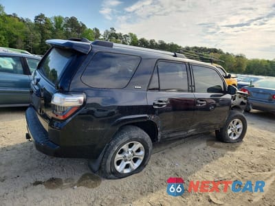 Trzecie zdjęcie samochodu z tyłu: 2019 TOYOTA 4RUNNER SR5 VIN:JTEBU5JR6K5667129 - miniatura