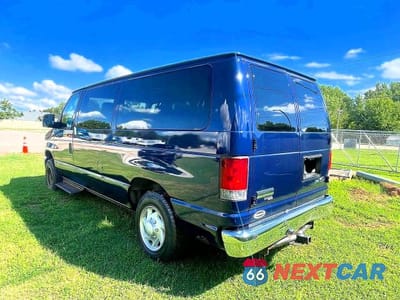 Trzecie zdjęcie samochodu z tyłu: 2011 FORD ECONOLINE E350 SUPER DUTY WAGON VIN:1FBNE3BL6BDB17632 - miniatura