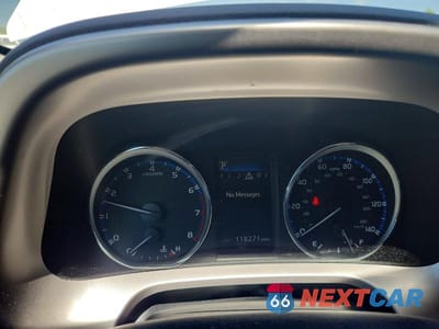 Zdjęcie 9 z 13 samochodu: 2016 TOYOTA RAV4 XLE VIN:JTMWFREV1GD082633 - miniatura
