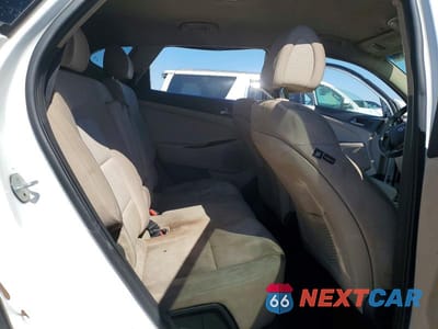 Zdjęcie 11 z 13 samochodu: 2016 HYUNDAI TUCSON SE VIN:KM8J33A48GU034233 - miniatura