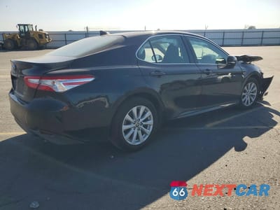 Trzecie zdjęcie samochodu z tyłu: 2020 TOYOTA CAMRY LE VIN:4T1L11AK6LU975370 - miniatura