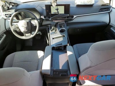 Zdjęcie 8 z 12 samochodu: 2026 TOYOTA SIENNA LE 8-PASSENGER VIN:5TDKRKEC8TS295251 - miniatura