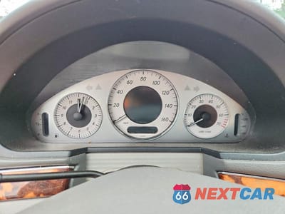 Zdjęcie 9 z 12 samochodu: 2008 MERCEDES-BENZ E 350 4MATIC VIN:WDBUF87X48B203828 - miniatura