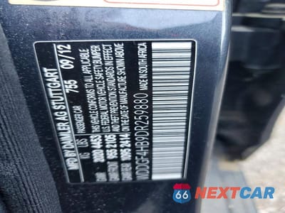 Zdjęcie 12 z 12 samochodu: 2013 MERCEDES-BENZ C 250 VIN:WDDGF4HB9DR259880 - miniatura