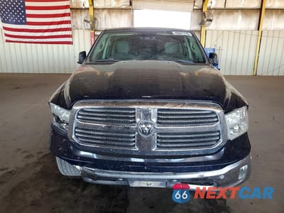 Piąte zdjęcie samochodu w środku: 2018 RAM 1500 SLT VIN:1C6RR6LGXJS143530 - miniatura