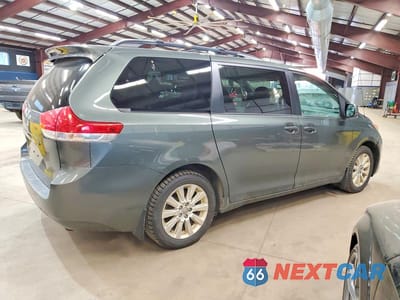 Trzecie zdjęcie samochodu z tyłu: 2014 TOYOTA SIENNA LE VIN:5TDJK3DC0ES090467 - miniatura