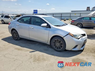 Czwarte zdjęcie samochodu z boku: 2016 TOYOTA COROLLA LE VIN:5YFBURHEXGP527657 - miniatura