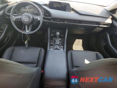 Zdjęcie 8 z 12 samochodu: 2024 MAZDA 3 SELECT SPORT VIN:3MZBPABM8RM423510 - miniatura