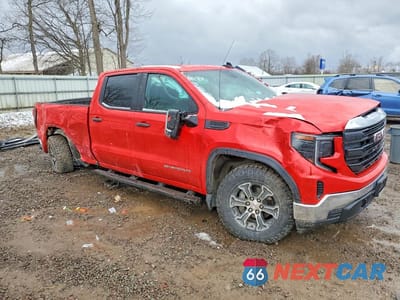 Czwarte zdjęcie samochodu z boku: 2023 GMC SIERRA K1500 VIN:1GTUUAED7PZ205649 - miniatura