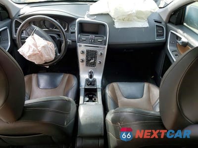 Zdjęcie 8 z 14 samochodu: 2017 VOLVO XC60 T5 DYNAMIC VIN:YV440MRR3H2066629 - miniatura