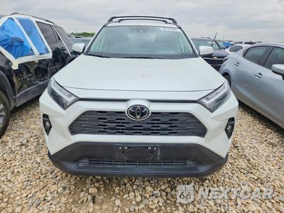 Piąte zdjęcie samochodu w środku: 2023 TOYOTA RAV4 XLE PREMIUM VIN:JTMC1RFV2PD112285 - miniatura