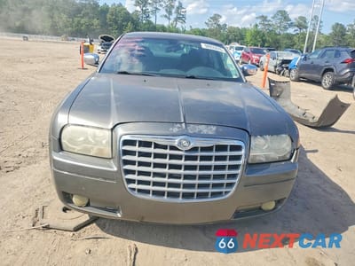 Piąte zdjęcie samochodu w środku: 2010 CHRYSLER 300 TOURING VIN:2C3CA4CD4AH101625 - miniatura