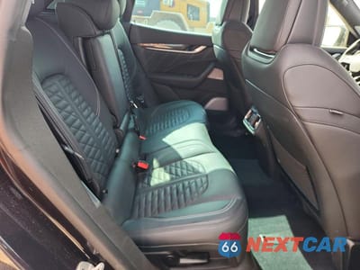 Zdjęcie 10 z 13 samochodu: 2019 MASERATI LEVANTE GTS VIN:ZN661ZUA5KX321300 - miniatura