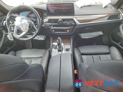 Zdjęcie 8 z 12 samochodu: 2022 BMW 530 I VIN:WBA53BH00NWX59665 - miniatura