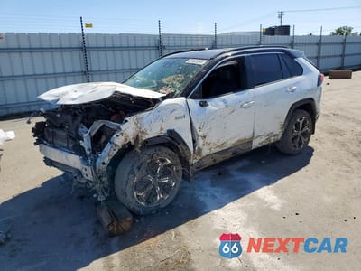 2024 TOYOTA RAV4 PRIME XSE JTMEB3FV8RD219637 - główne zdjęcie licytacji z USA - miniatura
