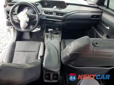 Zdjęcie 8 z 14 samochodu: 2019 LEXUS UX 250H VIN:JTHU9JBH8K2002083 - miniatura