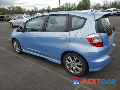 Drugie zdjęcie samochodu z przodu: 2010 HONDA FIT SPORT VIN:JHMGE8H45AC037372 - miniatura