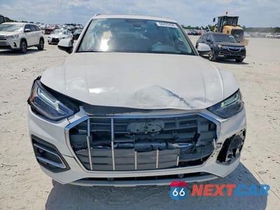 Piąte zdjęcie samochodu w środku: 2021 AUDI Q5 PREMIUM VIN:WA1AAAFY4M2010054 - miniatura