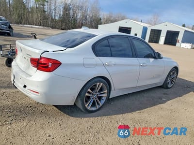 Trzecie zdjęcie samochodu z tyłu: 2016 BMW 320 XI VIN:WBA8A3C55GK688405 - miniatura