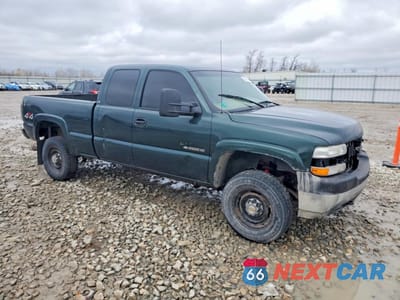 Czwarte zdjęcie samochodu z boku: 2001 CHEVROLET SILVERADO K2500 HEAVY DUTY VIN:1GCHK29U81E191153 - miniatura