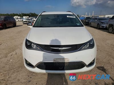Piąte zdjęcie samochodu w środku: 2017 CHRYSLER PACIFICA LIMITED VIN:2C4RC1GG5HR835973 - miniatura