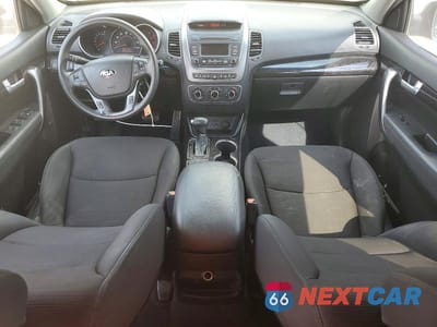 Zdjęcie 8 z 13 samochodu: 2015 KIA SORENTO LX VIN:5XYKT3A66FG576974 - miniatura