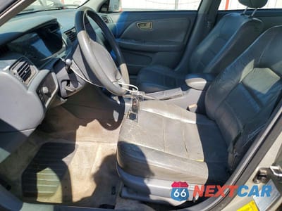 Zdjęcie 7 z 12 samochodu: 2000 TOYOTA CAMRY VIN:4T1BF28K0YU111026 - miniatura
