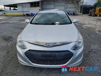 Piąte zdjęcie samochodu w środku: 2013 HYUNDAI SONATA HYBRID BASE VIN:KMHEC4A42DA086252 - miniatura