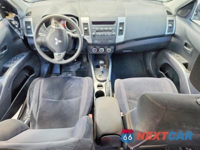 Zdjęcie 8 z 13 samochodu: 2007 MITSUBISHI OUTLANDER ES VIN:JA4MS31X77Z003843 - miniatura