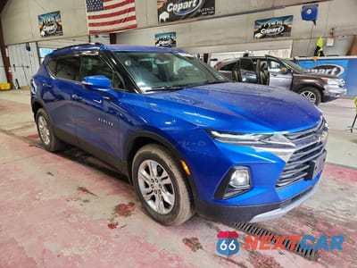 Czwarte zdjęcie samochodu z boku: 2019 CHEVROLET BLAZER 2LT VIN:3GNKBGRS2KS612395 - miniatura