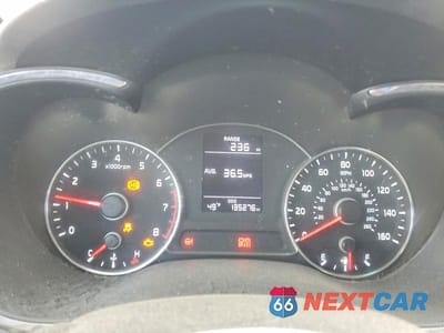 Zdjęcie 9 z 12 samochodu: 2017 KIA FORTE LX VIN:3KPFK4A76HE029478 - miniatura