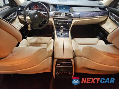 Zdjęcie 8 z 12 samochodu: 2011 BMW 740 LI VIN:WBAKB4C55BC573833 - miniatura