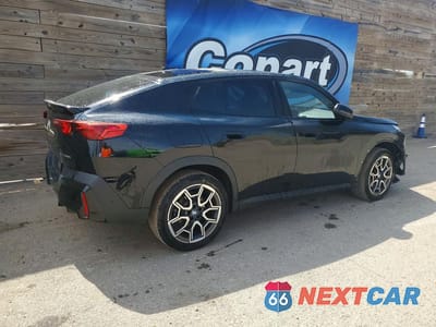 Trzecie zdjęcie samochodu z tyłu: 2026 BMW X2 XDRIVE28I VIN:WBX63GM04T5483880 - miniatura