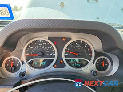 Zdjęcie 9 z 12 samochodu: 2010 JEEP WRANGLER UNLIMITED SPORT VIN:1J4BA3H19AL217822 - miniatura