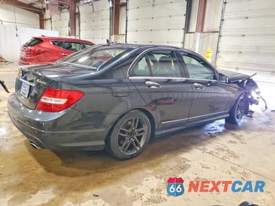 Trzecie zdjęcie samochodu z tyłu: 2012 MERCEDES-BENZ C 300 4MATIC VIN:WDDGF8BB2CR197804 - miniatura