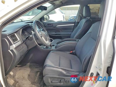 Zdjęcie 7 z 13 samochodu: 2015 TOYOTA HIGHLANDER LE PLUS VIN:5TDZKRFH4FS079617 - miniatura