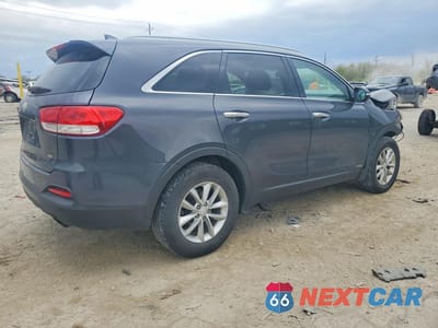 Trzecie zdjęcie samochodu z tyłu: 2017 KIA SORENTO LX VIN:5XYPGDA3XHG333080 - miniatura