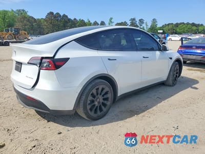 Trzecie zdjęcie samochodu z tyłu: 2024 TESLA MODEL Y VIN:7SAYGAEE4RF070255 - miniatura