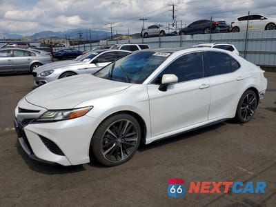 2018 TOYOTA CAMRY XSE V6 4T1BZ1HK9JU008887 - główne zdjęcie licytacji z USA - miniatura