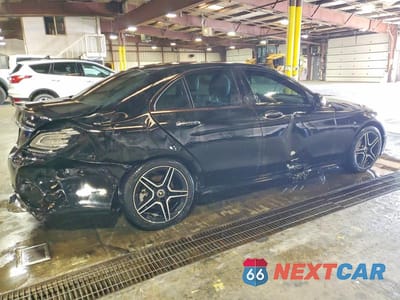 Trzecie zdjęcie samochodu z tyłu: 2019 MERCEDES-BENZ C 300 4MATIC VIN:55SWF8EB4KU307420 - miniatura