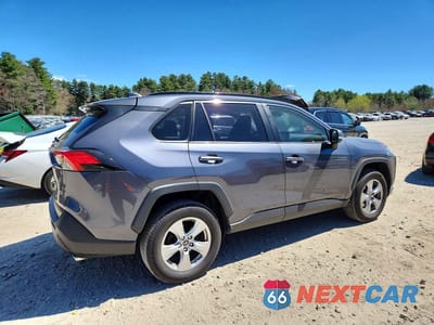 Trzecie zdjęcie samochodu z tyłu: 2019 TOYOTA RAV4 XLE VIN:JTMW1RFV1KD004276 - miniatura