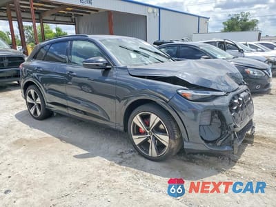 Czwarte zdjęcie samochodu z boku: 2025 AUDI SQ5 PREMIUM PLUS VIN:WA125AGU9S2102021 - miniatura