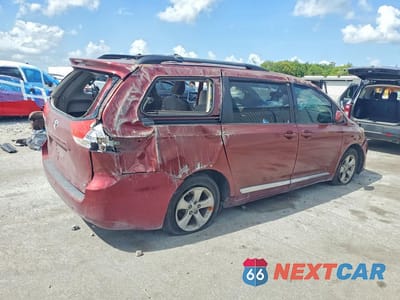 Trzecie zdjęcie samochodu z tyłu: 2012 TOYOTA SIENNA LE 8-PASSENGER VIN:5TDKK3DC6CS262339 - miniatura