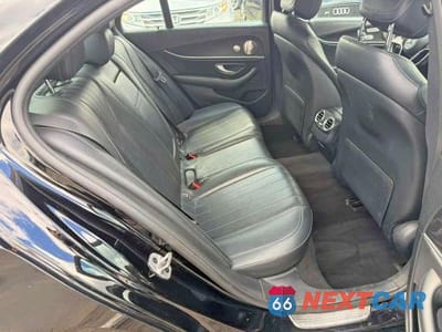 Piąte zdjęcie samochodu w środku: 2022 MERCEDES-BENZ E 350 4MATIC VIN:W1KZF8EB3NB020775 - miniatura