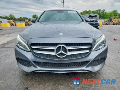 Piąte zdjęcie samochodu w środku: 2017 MERCEDES-BENZ C 300 VIN:55SWF4JB7HU193095 - miniatura