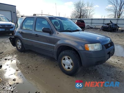 Czwarte zdjęcie samochodu z boku: 2004 FORD ESCAPE XLS VIN:1FMYU92174KB40246 - miniatura
