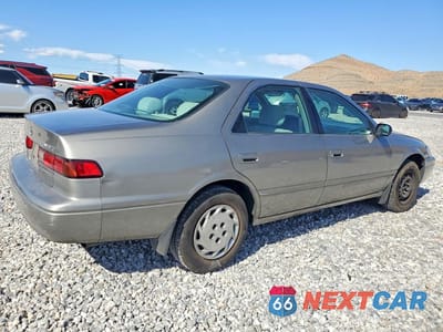 Trzecie zdjęcie samochodu z tyłu: 1999 TOYOTA CAMRY LE VIN:4T1BG22K8XU481287 - miniatura