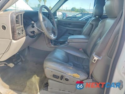 Zdjęcie 7 z 13 samochodu: 2004 GMC YUKON DENALI VIN:1GKEK63U34J177891 - miniatura