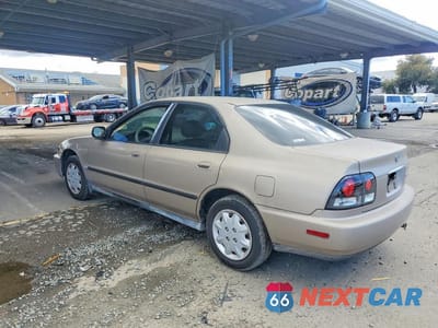 Drugie zdjęcie samochodu z przodu: 1996 HONDA ACCORD LX VIN:1HGCD5638TA273963 - miniatura