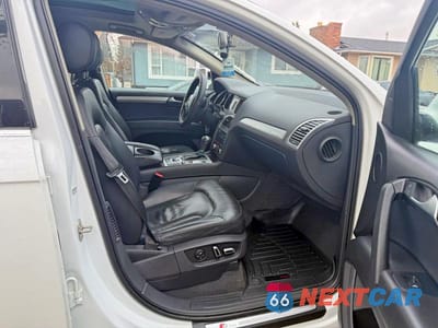 Piąte zdjęcie samochodu w środku: 2011 AUDI Q7 PREMIUM PLUS VIN:WA1MGCFE4BD006357 - miniatura